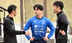 Công Phượng rời Yokohama FC