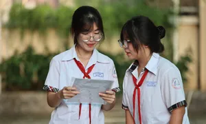 Đề xuất bỏ quy định nhà trường 'thu hộ' tiền BHYT của học sinh