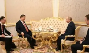 Ông Putin dẫn ông Tập tham quan Điện Kremlin, cùng thưởng trà