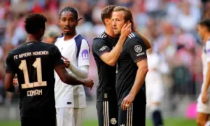 Kane ghi bàn rồi lỡ phạt đền trước Tottenham Kane ghi bàn rồi lỡ phạt đền trước Tottenham