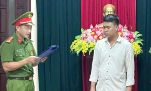 Tài xế xe chở 50 tấn đá gây tai nạn do không giảm tốc độ qua ngã tư